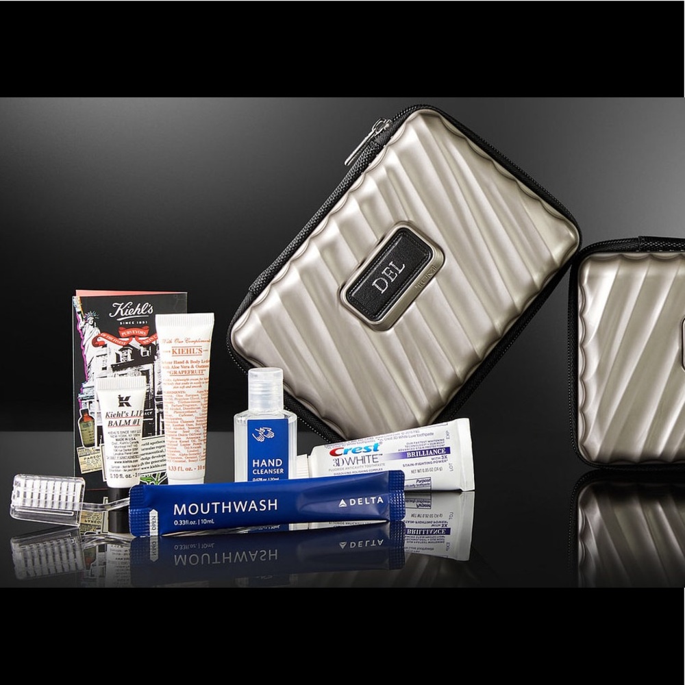 Tumi for Delta hard case, lined toiletry kit